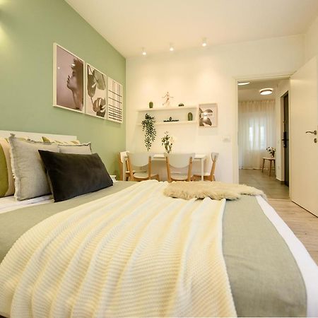 Spacious 1Br In The City Center - Amazing For Extended Stays Boekarest Buitenkant foto