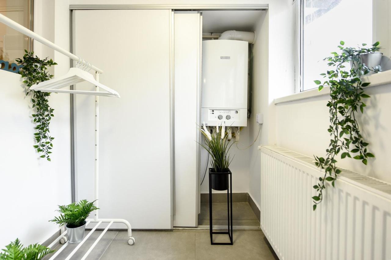 Spacious 1Br In The City Center - Amazing For Extended Stays Boekarest Buitenkant foto