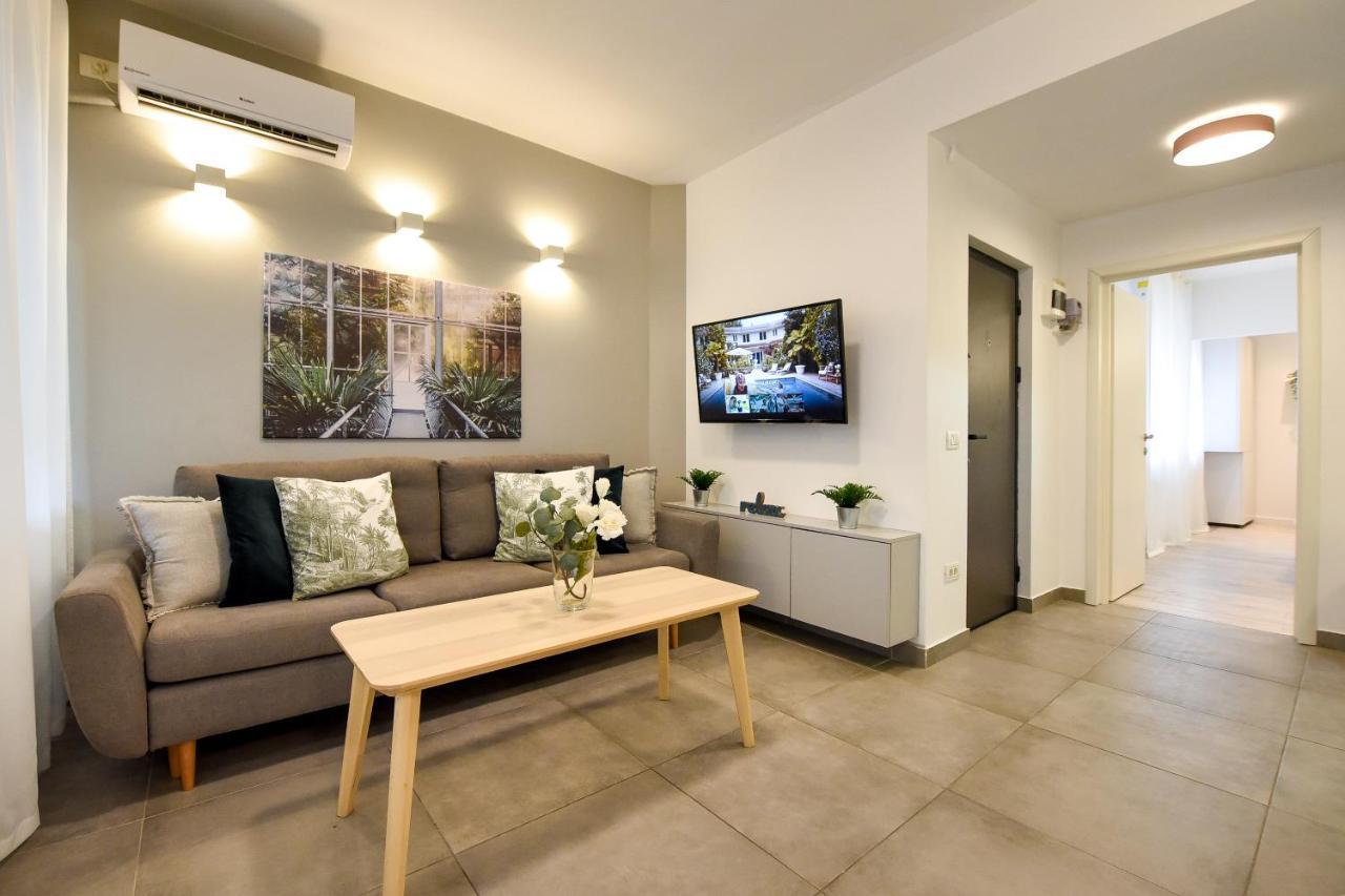 Spacious 1Br In The City Center - Amazing For Extended Stays Boekarest Buitenkant foto