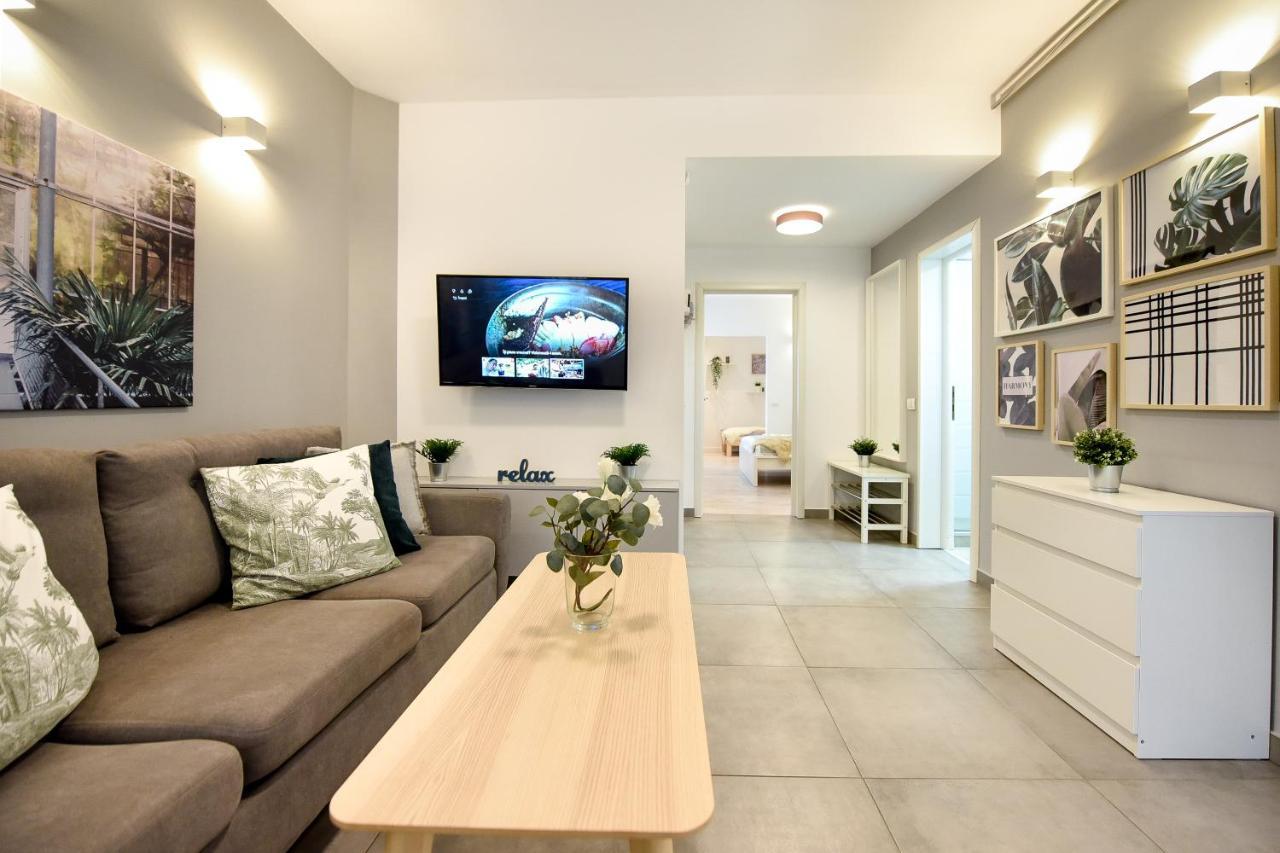 Spacious 1Br In The City Center - Amazing For Extended Stays Boekarest Buitenkant foto