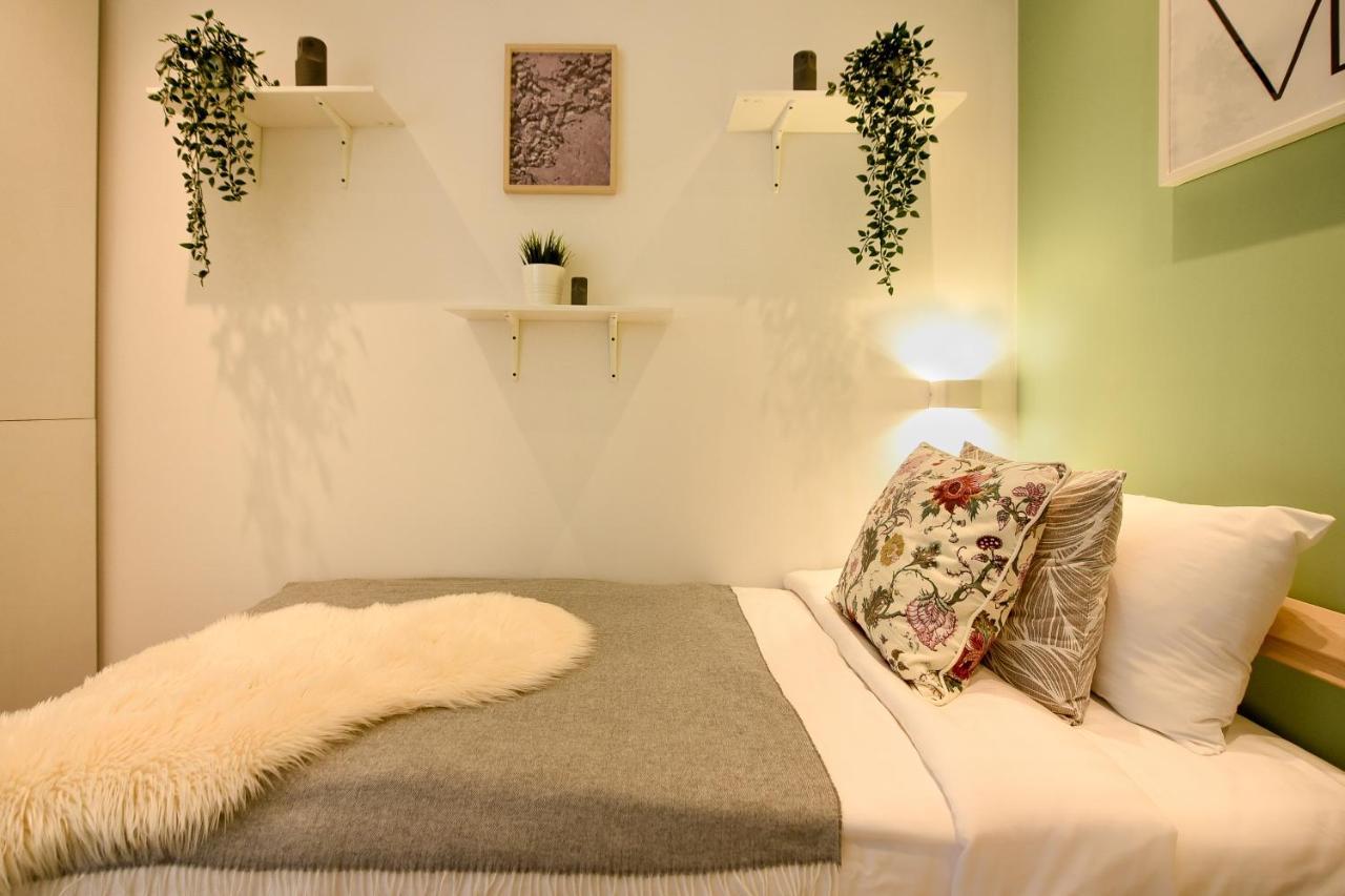 Spacious 1Br In The City Center - Amazing For Extended Stays Boekarest Buitenkant foto