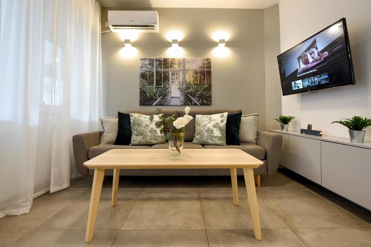 Spacious 1Br In The City Center - Amazing For Extended Stays Boekarest Buitenkant foto